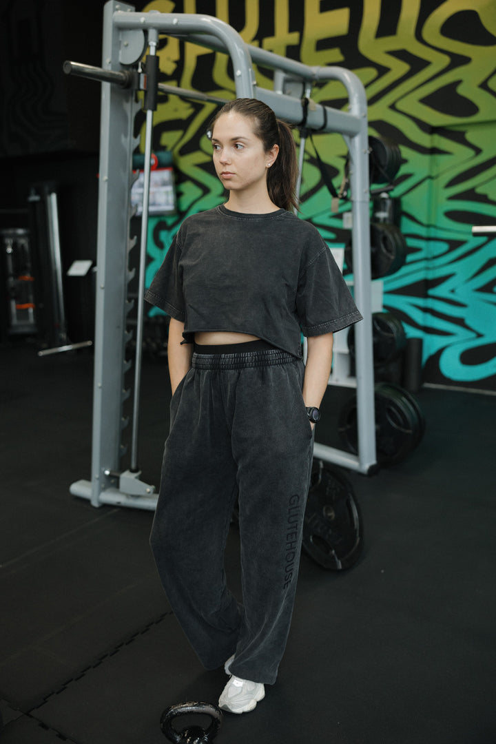 GluteHouse Graphic Crop Tee